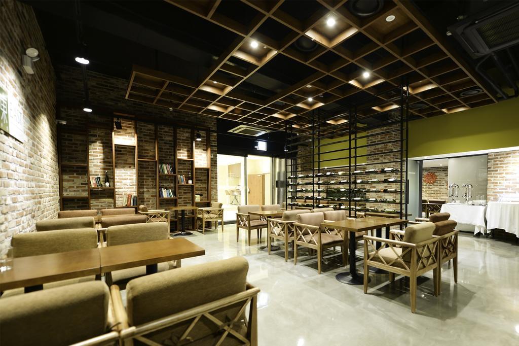 โรงแรมนิว โอเรียนตัล เมียงดง